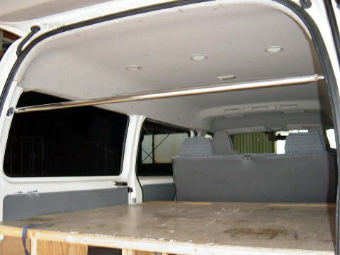 ハイエース ピラーバー TRH214W リア用 KAWAI(カワイワークス) TY1151-PI0-00