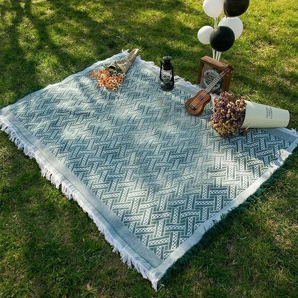 レジャーシート ピクニックシート 130*180CM 1-4人用 ピクニックマット 北欧 INS写真 フリンジ おしゃれ 遠足 運動会 お花見 軽量 薄型 コンパクト収納 携帯便利 多用途