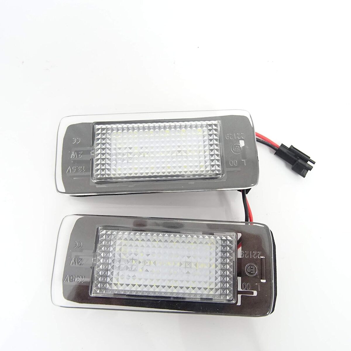 シボレー　タホ サバーバン 2015~ マリブ エクイノックス　専用設計　　LED　　ナンバー灯　　ライセンス　ランプ　　ナンバー　ライト　opel