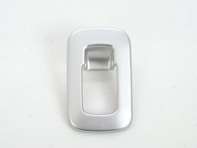 メルセデス ベンツ W118 C118 CLA180 CLA200d CLA250 CLA35 CLA45 CLAクラス 　サテンシルバー リアゲート オープナー トランク カバー　スイッチ　カバー