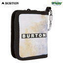 メーカー希望小売価格はメーカーカタログに基づいて掲載しています商品説明モデル名BURTONBurton Japan Zip Pass Wallet定価：3500+(税)概要スノーボーダーのためのスノーボーディングウォレットBurton ジャパン ジップ パスウォレットは、リフト券用のクリアポケットを備えているので、券を無くす心配はありません。雪からアイテムを守る防水ジップを採用。付属のカラビナで必要に応じてどこにでも取り付けておくことができます。詳細ほんの些細なことリフト券サイズのクリアポケット、隠しカードスロット、防水ジップ、カラビナを備え、ライド人生においてワンストップショップのような存在です。環境への影響を軽減bluesign?認証製品では、責任を持って生産された素材を使用することで、製造工程において人や地球への負担を削減しています。スペックカラーStout White Voyager寸法4in x 6in x 1in9cm x 14cm x 1.5cm特性と機能カラビナ付きカードスロットリフトパスサイズのクリアポケット耐水PUジップFabricC0撥水加工と裏地にPU加工を施したbluesign?認証600Dリサイクルポリエステル保証ライフタイムワランティ対象SustainabilityPFCフリーの撥水加工※注意事項●返品について●お客様都合によるご注文後の返品・キャンセル・交換は一切受け付けておりませんので、予めご了承下さい。●商品画像について●撮影状況、PC状況により、色合いが若干異なる場合がありますので、ご了承の上ご購入ください。●商品欠品について●掲載されている全ての商品は実店舗・他のネットショッピングでも販売しております。ご注文を承り次第在庫を確保しますが、完売の際はご容赦下さい。&nbsp;●送料について●合計金額13,000円以上(税抜）は送料無料となりますが、北海道・沖縄・離島等の場合、別途送料が必要となります。&nbsp;