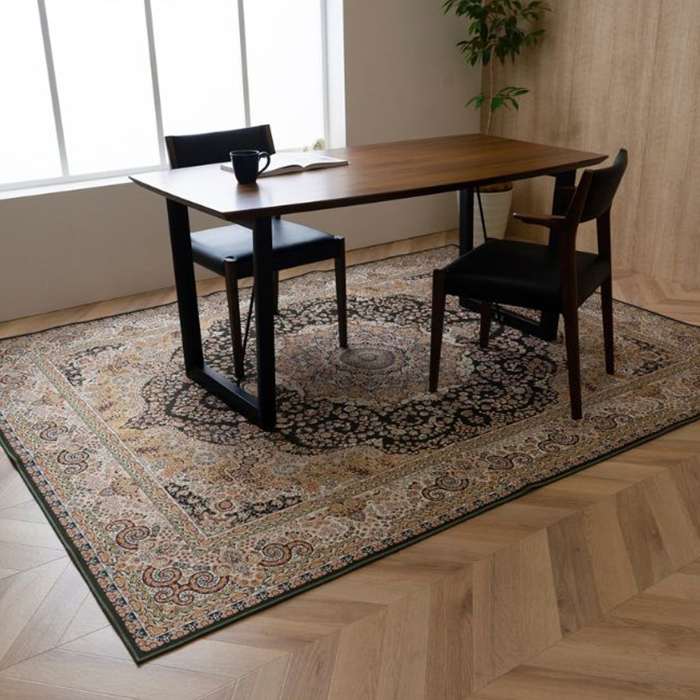SEARCH WORD：カーペット リーガたたみ グリーン 185×185cm グリーン 185×185cm インテリア 部屋 室内 商品概要：汚れや傷から大事な床を守る、撥水加工付きのダイニングラグ。商品仕様：■メーカー：IKEHIKO■JANコード：4550317357046■商品名：カーペット『リーガたたみ』グリーン 185×185cm■型番：1272920122401■サイズ（約）：185×185cm■カラー：グリーン■原産国：中国■組成：表地：ポリエステル100％　中材：なし　裏地：ポリエステル100％（滑り止め）■厚み(mm)：約2mm■洗濯表示：手洗い■■ご注意事項：※ 画像はイメージです。掲載写真のサイズ、カラーは表記サイズ、販売カラーと異なる場合がございます。カラー、サイズをご確認の上ご注文下さい※ 画面上のカラーはご使用ブラウザやモニターの設定により、実物とは若干異なる場合がございます。あらかじめご了承の上、ご注文をお願いいたします。■配送について：当店では環境配慮および物流効率化の観点より、簡易梱包にて発送させていただく場合がございます。 また、商品外箱を利用して発送する場合や、外装箱へ配送伝票を直接貼付する場合がございますので、あらかじめご了承ください。※商品概要、仕様、サービス内容及び企業情報などは商品発表時点のものです。※最新の情報に関しましては、メーカーサイトをご覧ください。※発売前予約商品についてはメーカーの商品製造数により納期が遅れる場合やご注文キャンセルをお願いする場合がございます。