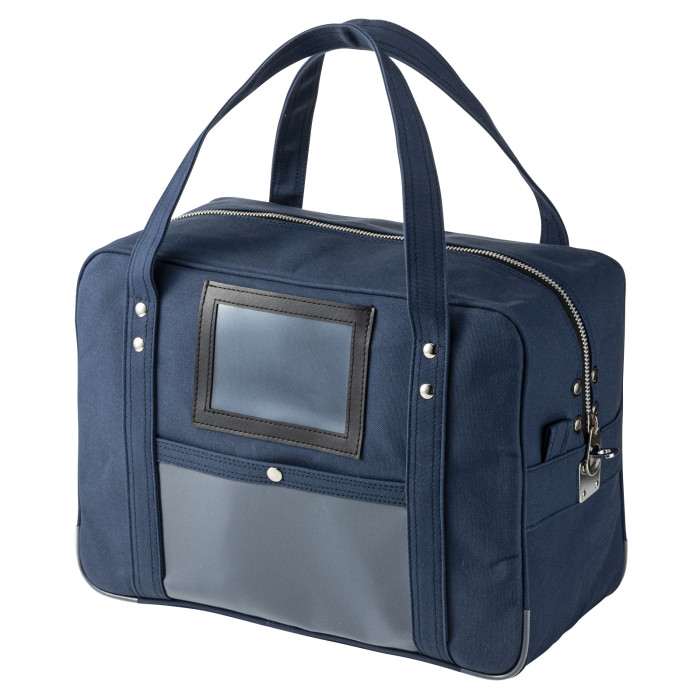 SEARCH WORD：帆布メールボストンバッグ サンワサプライ 商品概要：●メールバッグとしても防犯バッグとしても使えます。●丈夫で破れにくい8号帆布を使った日本製のバッグです。●送り状を入れてそのまま配送できます。●引き手が固定できる馬蹄錠金具付でφ10mmまでの鍵に対応します。●表面・裏面には送り状などを入れる2サイズのクリアポケット付きです。●YKK製の丈夫な金属ファスナーを採用しています。●持ち手は肩掛けも可能な長さです。●底板が取り外しできて、使用しない時はコンパクトに折りたたみ可能です。商品仕様：■メーカー：サンワサプライ■JANコード：4969887714331■商品名：帆布メールボストンバッグ■型番：BAG-MAIL3NV■商品仕様：■セット内容:底板×1■カラー:ネイビー■撥水加工:あり■気室数:1気室■材質（表装）:8号帆布（弱撥水硬糊加工）■キャリーサポーター:なし■重量:約790g■クリアポケットの内寸上部：W140×H108mm下部：W223×H125mm■鍵穴φ10mm■製品について：※商品の仕様、および外観、パッケージ等は予告なく変更される場合がございます。※画像はイメージです。※商品概要、仕様、サービス内容及び企業情報などは商品発表時点のものです。※最新の情報に関しましては、メーカーサイトをご覧ください。※発売前予約商品についてはメーカーの商品製造数により納期が遅れる場合やご注文キャンセルをお願いする場合がございます。