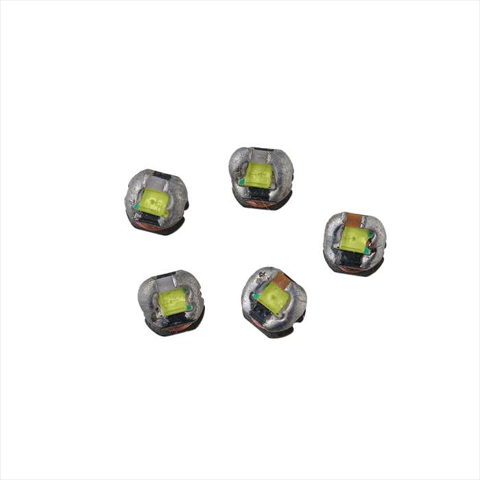 SEARCH WORD：ワイヤレスLED　緑色LED　グリーン　LEDライト　配線不要　ワイヤレス　照明　発光　模型　プラモデル　ジオラマ　フィギュア　ディスプレイ　コレクション　展示用　模型ディスプレイ　ジオラマ制作　ホビー用品　工作素材　クラフト　工具商品概要：プラモデルやフィギュア、ジオラマ作品に仕込むだけで光らせることができるワイヤレスLED緑色5個セットです。別売のワイヤレス給電ユニットと組み合わせることで配線不要で使用でき、ディスプレイ裏から電源操作が可能。小型ながら明るく、作品の世界観を引き立てます。配線処理が不要なため制作の自由度が高く、ジオラマやディスプレイ作品の演出効果を簡単に高められます。商品仕様：■メーカー：アーテック■JANコード：4521718588896■商品名：ワイヤレスLED 緑 5個組 趣味 ジオラマ制作 ホビー用品 工作素材 ■型番：58889■セット内容：本体×5■商品サイズ（約）：約φ3×3mm■材質：エポキシ樹脂■販売単位：セット■本体色：緑■製造国：中国■1個梱包形態：袋入り■備考：本製品を光らせるには、別途ワイヤレス給電ユニット（品番：58885、JANコード：4521718588858）が必要です。給電ユニットとの垂直距離約8cm以内に本製品を配置する必要があります。■ご注意事項：※ 画像はイメージです。※ 画面上のカラーはご使用ブラウザやモニターの設定により、実物とは若干異なる場合がございます。あらかじめご了承の上、ご注文をお願いいたします。※コーディネイトで使用している商品は本体には含まれません。※商品概要、仕様、サービス内容及び企業情報などは商品発表時点のものです。※最新の情報に関しましては、メーカーサイトをご覧ください。※発売前予約商品についてはメーカーの商品製造数により納期が遅れる場合やご注文キャンセルをお願いする場合がございます。