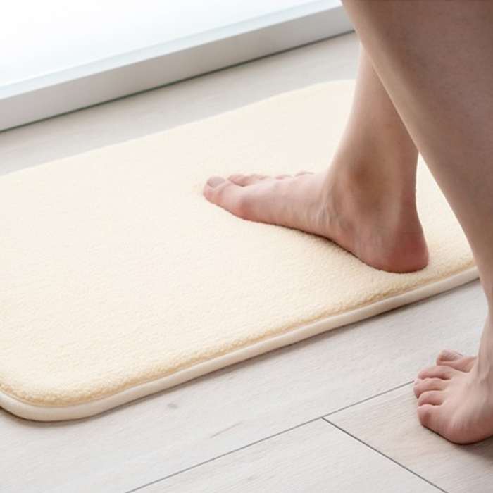 Rakuten - 【代引不可】マット バスマット 足元プラス アイボリー 50×75cm お風呂 脱衣所 マット インテリア 新生活 IKEHIKO 1302440140501
