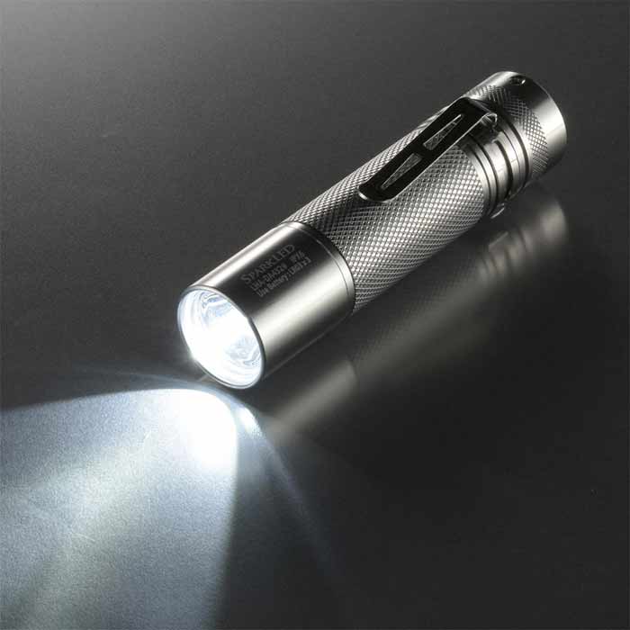 LEDトーチライト 調光2モード 400 lm 単4形×3本使用 連続使用1~4時間 保護等級 IPX6 アルミボディ OHM LHA-DA432-S2