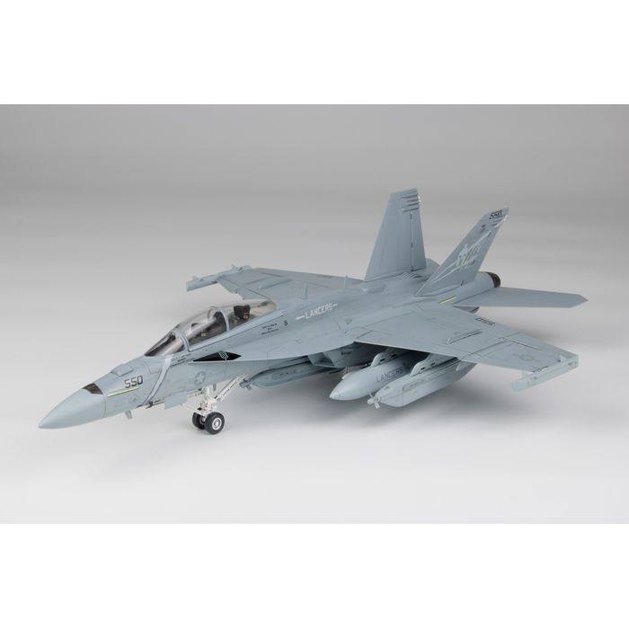スマホカバー専門店 ドレスマの1/48 アメリカ海軍 電子戦機 EA-18G グラウラー VAQ-131 ランサーズ 2020 ロービジ プラッツ TPA-29｜アングル2
