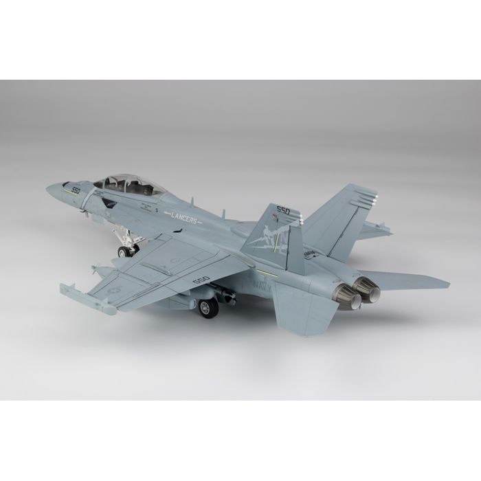 スマホカバー専門店 ドレスマの1/48 アメリカ海軍 電子戦機 EA-18G グラウラー VAQ-131 ランサーズ 2020 ロービジ プラッツ TPA-29｜アングル3