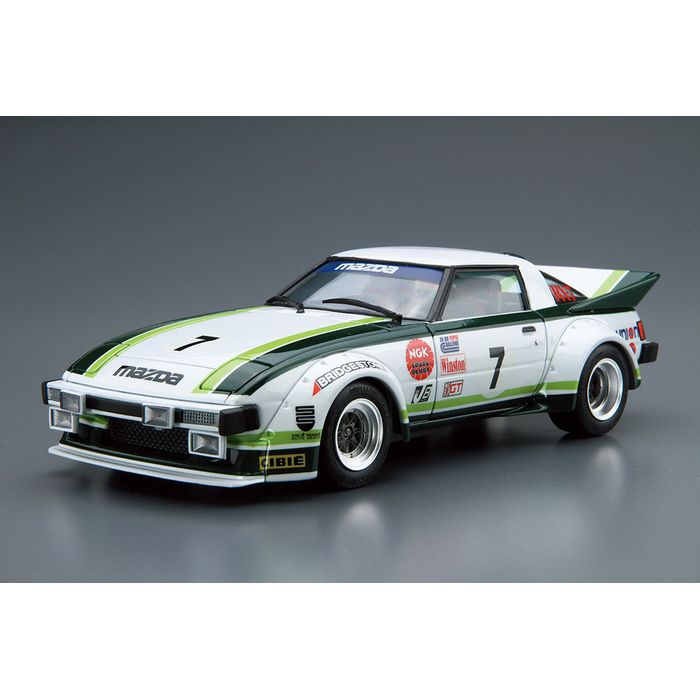 SEARCH WORD：アオシマ プラモデル ザ☆モデルカー No.22 1/24 マツダ SA22C RX-7 デイトナ '79 4905083200599 おもちゃ 模型 玩具 ホビー 趣味 コレクション商品概要：アオシマ ザ☆モデルカー No.22 1/24 マツダ SA22C RX-7 デイトナ '79 です。商品仕様：■メーカー：アオシマ■JANコード：4905083200599■商品名：ザ☆モデルカー No.22 1/24 マツダ SA22C RX-7 デイトナ '79■型番：4905083200599■特徴：SA22CサバンナRX-724HoursofDaytona1979サバンナRX-7(SA22C)は1978年3月に登場しました。リトラクタブルヘッドライトを採用した衝撃的なスタイルに人気が集まると共に、ロータリーエンジンの小型軽量な特徴を活かしたパッケージングで、低重心により運動性を高めたスポーツカーとして十分に考え抜かれた設計がなされていました。アメリカではモータースポーツ用のベース車としても注目を浴び、1979年からはIMSAシリーズへ参戦。デビュー戦のデイトナ24時間レースでGTUクラス優勝/総合5位という輝かしい実績を残し、一躍アメリカのモータースポーツファンの注目を集めることとなりました。キットではこの優勝車、片山義美・従野孝司・寺田陽次郎のロータリー三銃士が乗った7号車を再現しています。■仕様：スケール：1/24■ご注意：※製品の仕様や価格は予告なく変更する場合があります。※掲載している画像は、実際の製品と一部異なる場合があります。※製品のパッケージ（外箱やスリーブ等）は本体を保護する目的となり、運搬におけるダメージについては不良交換の対象外となります。※商品概要、仕様、サービス内容及び企業情報などは商品発表時点のものです。※最新の情報に関しましては、メーカーサイトをご覧ください。※発売前予約商品についてはメーカーの商品製造数により納期が遅れる場合やご注文キャンセルをお願いする場合がございます。