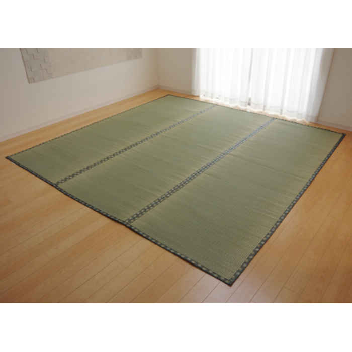 Rakuten - 【沖縄・離島配送不可】【代引不可】い草 上敷きカーペット ござ 江戸間6畳 約261×352cm 九州産い草使用 畳の日焼けや汚れ防止に 空気浄化 調湿 消臭 抗菌防臭 両面 コンパクト収納 双目織 松 純国産 日本製 IKEHIKO 1103236