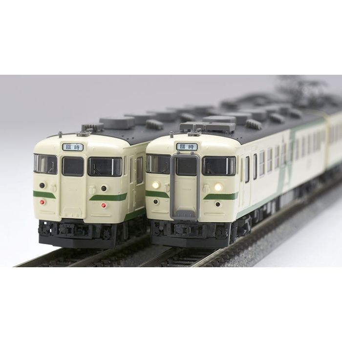 SEARCH WORD：鉄道模型 エヌゲージ N-gauge 鉄道模型 エヌゲージ 電車模型 列車模型 モデル セット キット ジオラマ リアル 車両 tomix トミックス商品概要：169系急行電車は165系をベースに、信越本線の碓井峠区間でEF63形電気機関車との協調運転に対応した車両として1968年に登場しました。 松本運転所に所属する169系のうち、リクライニングシートに交換された車両(改座車)は、クリームと緑色の｢Nカラー｣で主に臨時列車などで活躍していました。 ●ハイグレード(HG)仕様 ●松本運転所に所属していた改座車で、クリーム10号と緑14号で塗り分けられた｢Nカラー｣の姿を再現 ●基本セットに増結セットを加えると6両で活躍する姿を再現 ●パンタグラフはPS23装着 ●ヘッドライトはシールドビームの形状で再現 ●Hゴムは黒色で再現 ●JRマークは印刷済み ●前面表示部は印刷済みパーツ｢臨時｣｢団体｣を付属 ●車番は選択式で転写シート付属 ●ヘッド・テールライト、前面表示部は常点灯基板装備で電球色LEDによる点灯、ON-OFFスイッチ付 ●前面表示部はカラープリズムで白色に近い色で点灯 ●フライホイール付動力搭載 ●新集電システム、黒色車輪採用 ●TNカプラー(SP)標準装備商品仕様：■メーカー：トミーテック■JANコード：4543736982937■商品名：Nゲージ 169系 電車 松本運転所・改座車 基本セット 鉄道模型 電車 TOMIX■型番：98293■ブランド：TOMIX■シリーズ：Nゲージ■製品内容：【車両】 ●クモハ169 ●モハ168(M) ●クハ169 【付属品】 ●ランナーパーツ：信号炎管、アンテナ ●ランナーパーツ：スノープロウ、トイレタンク等 ●ランナーパーツ：トイレタンク、流し管 ●ランナーパーツ：前面表示パーツ ●パーツ：幌枠 ●パーツ：治具 ●転写シート：車番■注意：※掲載している写真は試作品（製品と仕様が一部異なる）の場合があります。※商品概要、仕様、サービス内容及び企業情報などは商品発表時点のものです。※最新の情報に関しましては、メーカーサイトをご覧ください。※発売前予約商品についてはメーカーの商品製造数により納期が遅れる場合やご注文キャンセルをお願いする場合がございます。