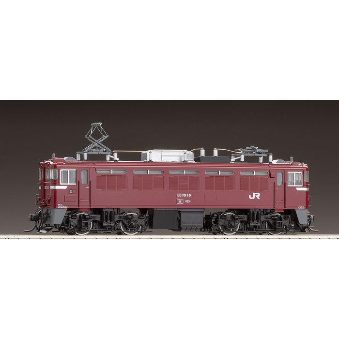 SEARCH WORD：鉄道模型 エイチオーゲージ エッチオーゲージ 電車模型 列車模型 モデル セット キット ジオラマ リアル 車両 tomix トミックス商品概要：ED79形は1988年開通の青函トンネルで使用される機関車として、ED75-700形にトンネル内の連続勾配と高速化に対応した改造と、青函トンネル用の保安装置を搭載して登場しました。 0番代は21両が存在し、青森-函館間を通過する旅客列車と貨物列車の双方で使用されましたが、2006年に貨物運用から撤退し、2016年の北海道新幹線開通で全機引退しました。 ■Hゴムがグレーだった時代のED79形を再現 ■金属製パンタグラフ装備、金属製手すり等部品取付済みのプレステージモデル ■区名札は｢青函｣印刷済 ■JRマーク印刷済み ■ガイシパーツは白色で再現 ■Hゴムはグレーで再現 ■ヘッドライトは電球色LEDによる点灯、ON-OFFスイッチ付 ■車番は選択式で印刷済みエッチングプレート付属 ■メーカーズプレート・エンド標記はエッチング板付属でユーザー取付 ■ATSや検査標記などの車体標記は印刷済 ■印刷済みヘッドマーク付属(カシオペア・北斗星・日本海・海峡) ■通電端子は屋根を取り外して使用 ■通過カーブはR600ミリ以上(S字除く) ■ ・パンタグラフ・各種手すり・ワイパー・解放テコ・信号炎管・エアホース・ジャンパ栓 ■ ・台車ステップ商品仕様：■メーカー：トミーテック■JANコード：4543736525103■商品名：HOゲージ ED79-0形 Hゴムグレー・プレステージモデル 鉄道模型 ディーゼル機関車 TOMIX TOMITEC■型番：HO-2510■ブランド：TOMIX■シリーズ：HOゲージ■製品内容：ED79-0(プレステージ)■付属品：●ランナーパーツ：ヘッドマーク ●ランナーパーツ(エッチング)：ナンバープレート ●ランナーパーツ(エッチング)：メーカーズプレート、エンド標記■著作権：JR北海道商品化許諾済■注意：※掲載している写真は試作品（製品と仕様が一部異なる）の場合があります。※レールは付属しません。※商品概要、仕様、サービス内容及び企業情報などは商品発表時点のものです。※最新の情報に関しましては、メーカーサイトをご覧ください。※発売前予約商品についてはメーカーの商品製造数により納期が遅れる場合やご注文キャンセルをお願いする場合がございます。