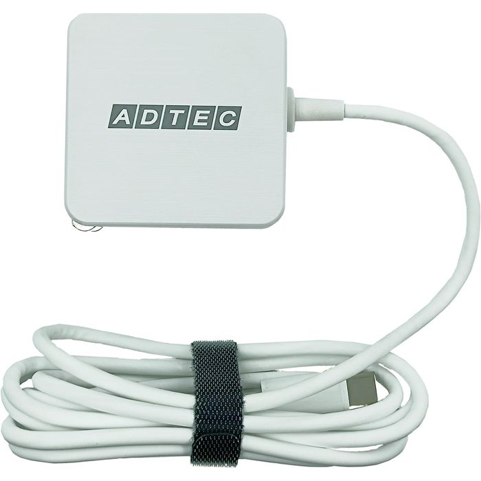 SEARCH WORD：スマホ AC充電器 AC USB充電器 USB 充電器 充電 チャージャー コンセント ACアダプター ACアダプタ アダプター アダプタ スマートフォン 海外 海外用 海外旅行 旅行 世界 外国 出張 引越 新生活 転勤 旅行用品 旅行グッズ 必要なもの 必需品 家電 電気製品 生活家電 安心 安全商品概要：Type-C 1.5m直結タイプ　PD充電器 最大65W。 ノートパソコンからスマートホン、Switchまで幅広い機器への充電に対応致します。 ケーブル直結の為、小型のACアダプターとして使用可能になります。商品仕様：■メーカー：ADTEC■JANコード：4946516100642■商品名：AC充電器 PowerDelivery対応 GaN(窒化ガリウム)採用 PD対応 65W ケーブル一体型 USB Type-C 1.5m ホワイト■型番：APD-A065-w15C-WH■入力端子：AC100-240V 50/60Hz■電圧：特記事項参照■使用温度範囲：使用時温度/0℃～35℃■外形寸法：W50.0×D51.0×H29.0mm(ケーブル/ACプラグ含まず）■重量：約128g■データ復旧サービス：-■準拠規格：RoHS指令対応, PSE■保証期間：1年間■特記事項：◇Type-C： 5V/9V/12V/15V/20V ▼最大65W 　5V時3.0A/9V時3.0A/12V時3.0A/15V時3.0A/20V時3.25A※商品概要、仕様、サービス内容及び企業情報などは商品発表時点のものです。※最新の情報に関しましては、メーカーサイトをご覧ください。※発売前予約商品についてはメーカーの商品製造数により納期が遅れる場合やご注文キャンセルをお願いする場合がございます。
