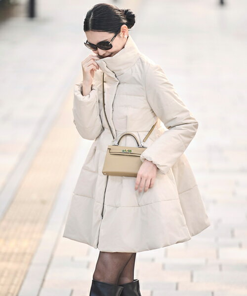 【洗える】2025秋冬新作 レディース キルティングコート ロングコート 中綿 エコダウン ロングダウン スタンドカラー アウター 上着 ジャンパー 長袖 秋 冬 暖かい 保温 防寒 上品 きれいめ カジュアル ミセス 通勤 体型カバー 美シルエット 即日発送 プレゼント ギフトのサムネイル