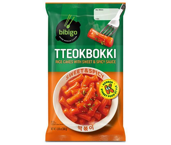 JANコード:8801392037115 原材料 【トッポッキ用もち】米(中国産)、米ぬか抽出物、食塩/酒精、pH調整剤【粉末ソース】砂糖、とうがらし粉、マルトデキストリン、食塩、シーズニング、にんにく粉末、酵母エキス、発酵調味料、たまねぎ粉末、こしょう/増粘剤(加工でん粉)、調味料(アミノ酸等)、微粒二酸化ケイ素、ビタミンC、パプリカ色素、(一部に小麦・ごま・大豆を含む) 栄養成分 (1袋2人前(360g)当たり)エネルギー920kcal、炭水化物195.0g、たんぱく質18.0g、食塩相当量4.0g、脂質8.0(g) 内容 カテゴリ:一般食品サイズ:235〜365(g,ml) 賞味期間 (メーカー製造日より)12ヶ月 名称 トッポッキ 保存方法 直射日光及び高温多湿のは所を避けて保存してください。 備考 原産国名:韓国輸入者:CJ FOODS JAPAN株式会社東京都港区西新橋2-7-4 ※当店で取り扱いの商品は様々な用途でご利用いただけます。 御歳暮 御中元 お正月 御年賀 母の日 父の日 残暑御見舞 暑中御見舞 寒中御見舞 陣中御見舞 敬老の日 快気祝い 志 進物 内祝 %D御祝 結婚式 引き出物 出産御祝 新築御祝 開店御祝 贈答品 贈物 粗品 新年会 忘年会 二次会 展示会 文化祭 夏祭り 祭り 婦人会 %Dこども会 イベント 記念品 景品 御礼 御見舞 御供え クリスマス バレンタインデー ホワイトデー お花見 ひな祭り こどもの日 %Dギフト プレゼント 新生活 運動会 スポーツ マラソン 受験 パーティー バースデー 類似商品はこちらCJジャパン bibigo トッポッキ オリジ12,819円CJジャパン bibigo トッポッキ スパイ6,793円CJジャパン bibigo トッポッキ チーズ6,793円CJジャパン bibigo トッポッキ スパイ12,819円CJジャパン bibigo トッポッキ チーズ12,819円CJジャパン レンジdeトッポッキ 125g×3,916円CJジャパン bibigo　タッカルビソース 2,635円CJジャパン bibigo　プルコギソース 12,635円CJジャパン bibigo　タッカルビソース 4,503円新着商品はこちら2024/5/16ヤクルト 珈琲たいむ ブラック 200ml紙パ3,423円2024/5/16ヤクルト 珈琲たいむ ブラック 200ml紙パ6,080円2024/5/16ヤクルト パイナップルジュース 200ml紙パ3,371円ショップトップ&nbsp;&gt;&nbsp;カテゴリトップ&nbsp;&gt;&nbsp;一般食品ショップトップ&nbsp;&gt;&nbsp;カテゴリトップ&nbsp;&gt;&nbsp;一般食品2024/05/16 更新 類似商品はこちらCJジャパン bibigo トッポッキ オリジ12,819円CJジャパン bibigo トッポッキ スパイ6,793円CJジャパン bibigo トッポッキ チーズ6,793円新着商品はこちら2024/5/16ヤクルト 珈琲たいむ ブラック 200ml紙パ3,423円2024/5/16ヤクルト 珈琲たいむ ブラック 200ml紙パ6,080円2024/5/16ヤクルト パイナップルジュース 200ml紙パ3,371円