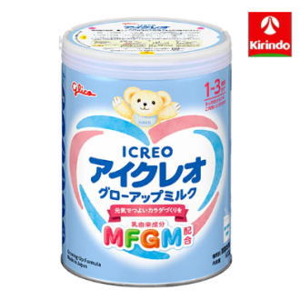 グローアップミルクは、お子さまに必要な栄養素を補うだけでなく、すこやかな発育をサポートするために作られたミルクです。 離乳食や幼児食がしっかり3回食べられるようになってきた1～3歳頃のお子さまにおすすめ。 つよいカラダづくりのために毎日コップ2杯分（約400ml）を目安に飲ませてあげたり、食事やおやつに加えて、 元気で笑顔あふれる日々を過ごしましょう。 MFGMを新配合！ より良い発育をサポートするために新配合したMFGMは、海外でも注目されており、1～3歳頃の幼児期こそ積極的にとりたい成分です。 グローアップミルクは、MFGMが摂れるように原料にこだわりました。