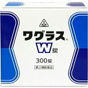 ジュクジュク型の皮膚病改善薬 ワグラスW錠は、じめついたり、ただれたりした皮膚病を改善するために考え出された生薬製剤です。【効能・効果】 浸潤性(じめつく)及び潰瘍性（ただれる）の皮膚病 ◇ワグラスW錠の構成薬物の働き◇オウギは皮膚を力づけブクリョウ・ビャクジュツは体内の余分な水分を排出させケイヒ・シャクヤクと共に皮膚のじめつき・ただれなどの皮膚症状の改善をはかります。タイソウ・ショウキョウ・カンゾウは自然治癒力を湧かせて浸潤性や潰瘍性皮膚病の病状を回復させるのを早めます。★化膿・炎症疾患改善には：ワグラスD錠★ジュクジュク型の皮膚病改善には：ワグラスW錠【効能・効果】浸潤性(じめつく)及び潰瘍性(ただれる)の皮膚病【用法・用量】次の量を随時、コップ半分以上のぬるま湯にて服用して下さい。「随時服用」とは、食前・食間(食後2〜3時間)・食後のいつ服用してもよいことを指しますが、胃腸の弱い方は食後の服用がよいでしょう。大人　　　　　　　 5錠12〜15歳未満　　3〜4錠7〜12歳未満　 　2〜3錠5〜7歳未満　　　1〜2錠これを1回量とし、1日3回服用すること。【！用法・用量に関連する注意！】(1)用法・用量を厳守すること(2)小児に服用させる場合には、保護者の指導監督のもとに服用させること【剤型】錠剤・本剤は淡茶褐色で、味は甘い散剤です。【成分・分量】（15錠（3.3g）中）エキス 2.13mL（固形物）（内訳：オウギ0.964g・カンゾウ0.214g・ケイヒ0.429g・シャクヤク0.536g・ショウキョウ0.021g・タイソウ0.021g・ビャクジュツ0.021g・ブクリョウ0.536g） 上記を乾燥エキスとして0.375gカンゾウ末…1.071g　　ショウキョウ末…0.214gケイヒ末…0.536g　　　ビャクジュツ末…0.536gシャクヤク末…0.268g添加物としてステアリン酸マグネシウム，乳糖，バレイショデンプンを含有する。・本剤は天然の生薬を原料としていますので、多少色調の異なることがありますが、効果に変わり有りません【！使用上の注意！】1，次の人は服用前に医師又は薬剤師に相談すること。(1)医師の治療を受けている人(2)妊婦又は妊娠していると思われる人(3)高齢者(4)今までに薬により発疹・発赤、かゆみ等を起こしたことがある人(5)次の症状のある人むくみ(6)次の診断を受けた人高血圧、心臓病、腎臓病2，次の場合は直ちに服用を中止し、商品添付文書を持って医師又は薬剤師に相談すること。(1)服用後、次の症状があらわれた場合関係部位：症状皮 膚：発疹・発赤、かゆみまれに下記の重篤な症状が起こることがあります。その場合は直ちに医師の診療を受けること偽アルドステロン症：尿量が減少する、顔や手足がむくむ、まぶたが重くなる、手がこわばる、血圧が高くなる、頭痛等があらわれる(2)1ヶ月位服用しても症状がよくならない場合3，長期連用する場合には、医師、歯科医師又は薬剤師に相談すること他の医薬品などを併用する場合には、含有成分の重複に注意する必要があるので、医師又は薬剤師に相談すること【！保管及び取り扱い上の注意！】(1)直射日光の当たらない湿気の少ない涼しい所に保管すること。(2)小児の手の届かない所に保管すること。(3)他の容器に入れ替えないこと。(誤用の原因になったり品質が変わる。)(4)分包品において1包を分割した残りを服用する場合には、袋の口を折り返して保管し、2日以内に服用すること広告文責：株式会社ドラッグピュア神戸市北区鈴蘭台北町1丁目1-11-103TEL:0120-093-849製造販売者：剤盛堂薬品株式会社区分：第2類医薬品・日本製文責：登録販売者　松田誠司関連商品はこちら効果の秘密は赤い色傷の回復促進に潤いのない皮膚病に赤色ワグラス軟膏DHA・EPA配合の非ステロイド軟膏ダイアフラジン軟膏ダイアフラジンA軟膏ご相談下さい代謝を促進細胞賦活用薬ルミンA-100γ【医薬品】■ 関連商品剤盛堂薬品・ホノミ漢方お取り扱い商品【化膿した皮膚に】黄色ワグラス軟膏Sシリーズ【傷の回復促進・乾燥肌に】赤色ワグラス軟膏シリーズ人気の漢方抗生剤【できもの、中耳炎に】飲むワグラスD錠シリーズ漢方抗生剤【じゅくじゅく、ただれに】飲むワグラスW錠シリーズ【体力がある人の血行障害。しもやけ、いぼ痔、にきびに】飲むワグラスB錠シリーズ●ドラッグピュアおすすめホノミ漢方製剤●ホノミ漢方の漢方製剤は現代人の体質に合わせた独自処方または薬味の加減（増やしたり減らしたりすること）を行っている製剤がほとんどです。またエキス製剤に加え刻み生薬を加えているものも多くございます。そのような事により、一般的な処方と比較し、体質によっての効果の増減を減らすことや胃腸など他の臓器への負担を減らすことや、効果のタイミングを長くすることが出来ます。更には上記のことからお困りの症状に対しての働きかけもより効果的なものとなります。詳しくは、弊店の漢方アドバイザー又は、生活習慣病アドバイザーにお尋ねくださいませ。より適した選薬のために選薬質問書をご用意いたしております。ご選薬が難しい場合やご体質の分析をご希望の方はご購入前にご相談をいただければと存じます。■選薬質問書をご希望の方はこちらからお申し込みくださいませ。