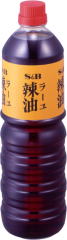 ■製品情報天鷹種の唐辛子を使用し、独自の技術と製造方法によって辛味、風味のエキスを抽出し、ごま油を加えました。唐辛子のピリッとした辛味、風味、鮮やかな赤色と、ごま油の香ばしい風味をお楽しみいただけます。 ■内容量920g ■原材料名食用ごま油、食用とうもろこし油、香辛料、パプリカ色素 広告文責及び商品問い合わせ先 広告文責：株式会社ドラッグピュア作成：201011W神戸市北区鈴蘭台北町1丁目1-11-103TEL:0120-093-849製造元：エスビー食品株式会社東京都中央区日本橋兜町18番6号0120-120-671区分：ラー油・日本製■ 関連商品■食品・調味料