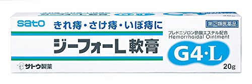 商品説明「ジーフォーL 軟膏 20g」は、かゆみやはれ・出血にすぐれた効果を現す痔疾患用軟膏です。痛みを抑える局所麻酔薬リドカイン、細菌感染を防ぐ塩化セチルピリジニウムを配合。かゆみを抑えるクロルフェニラミンマレイン酸塩。血管収縮させ、はれ・出血を抑えるナファゾリン塩酸塩を配合。医薬品。早くよくなっていただくためのアドバイス肛門の周囲には細い静脈が網の目のように入り組んでいます。この静脈の血液の流れが悪くなると、うっ血やはれが起こります。また、排便などの刺激で出血、痛み、かゆみなどを起こします。1.硬い便は肛門に傷をつけたり、出血や脱肛の原因となりますから、食事に注意し、便秘にならないように心がけてください。2.ぬれたガーゼで拭く、こまめに入浴をするなど、患部を常に清潔に保つように心がけてください。3.座る、かがむなど患部にうっ血を起こしやすい姿勢を長く続けないでください。4.お酒や香辛料の入った食べ物、タバコなどはなるべくさけるようにしてください。使用上の注意●してはいけないこと(守らないと現在の症状が悪化したり、副作用が起こりやすくなります)1.次の人は使用しないでください患部が化膿している人。2.長期連用しないでください●相談すること1.次の人は使用前に医師又は薬剤師にご相談ください(1)医師の治療を受けている人。(2)本人又は家族がアレルギー体質の人。(3)薬によりアレルギー症状を起こしたことがある人。2.次の場合は、直ちに使用を中止し、添付文書を持って医師又は薬剤師にご相談ください(1)使用後、次の症状があらわれた場合皮膚・・・発疹・発赤、かゆみ、はれその他・・・刺激感、化膿(2)10日間くらい使用しても症状がよくならない場合効能・効果きれ痔(さけ痔)・いぼ痔の痛み・かゆみ・はれ・出血の緩和及び消毒用法・用量1日3回、適量を肛門部に塗布します。●用法・用量に関連する注意(1)定められた用法・用量を厳守してください。(2)小児に使用させる場合には、保護者の指導監督のもとに使用させてください。(3)肛門部にのみ使用してください。●チューブ穴の開け方1.キャップをはずします。2.突起部がある方をチューブの先端口に強く押し当てて穴を開けてください。3.キャップを元にもどし、ワンタッチキャップとしてお使いください。成分・分量成分 分量 働き ブレドニゾロン酢酸エステル 1mg 患部のかゆみやはれ・出血を抑えます。 リドカイン 30mg 患部の痛みやかゆみを抑えます。 クロルフェニラミンマレイン酸塩 2mg 患部のかゆみを抑えます。 アラントイン 10mg 粘膜の修復を助けます。 トコフェロール酢酸エステル 30mg 肛門周辺の血行を促進し、患部のうっ血(血がとどこおること)を改善し、効果をあらわします。 塩化セチルピリジニウム 2mg 傷口への細菌感染を防ぎます。 ナファゾリン塩酸塩 0.3mg 血管を収縮させ、はれ・出血を抑えます。 添加物として、スクワラン、セタノール、ワセリンを含有します。保管および取扱い上の注意(1)直射日光の当たらない湿気の少ない涼しい所に密栓して保管してください。(2)小児の手の届かない所に保管してください。(3)他の容器に入れ替えないでください。(誤用の原因になったり品質が変わるおそれがあります。)(4)使用期限をすぎた製品は、使用しないでください。お問い合わせ先発売元：佐藤製薬株式会社東京都港区元赤坂1丁目5番27号製造販売元：万強製薬株式会社三重県多気郡多気町五柱1169-142本製品についてのお問い合わせは下記にお願いしますお客様相談窓口：03-5412-739受付時間：9：00-18：00(土日祝日を除く)使用期限：使用期限まで100日以上ある医薬品をお届けします。商品区分：【第(2)類医薬品】医薬品販売に関する記載事項文責：株式会社ドラッグWAKUWAKU　登録販売者　桑原　芳浩広告文責：株式会社ドラッグWAKUWAKUTEL：0439-50-3389