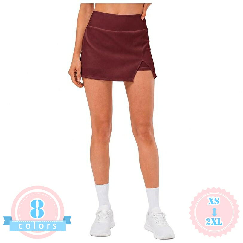 表地：ナイロン、ポリウレタンメイン素材：ナイロン、ポリウレタン【スパッツ一体型】インナーパンツが内蔵された一体型のテニススカートで、アクティブな動きでも下着が見える心配がなく、ランニングやゴルフ、ヨガ、フィットネスなど様々なスポーツシーンでアクティブに着用いただけます。感のある穿き心地で運動に集中できます。【インナーポケット付き】インナースパッツのサイド部分には便利なポケットが搭載されており、運動中にスマートフォンやテニスボール、鍵などの小物をスマートに収納可能。バッグを持たずに身軽にスポーツを楽しめる機能的なディティールデザインです。【サイドスリット構造】フロントサイドにさりげないスリットを施すことで、デザインのアクセントとしてはもちろん、脚の可動域を広げてスムーズな足さばきをします。さらに縦ラインを強調し、脚長効果とスタイルアップを演出する美しいシルエットです。【快適な着用感】程よく身体にフィットするタイトなシルエットでありながら、お腹周りをすっきりと見せる幅広のウエストゴム仕様を採用。締め付け感が少なく、長時間の着用でもさらっとした心地よい肌触りをキープし、季節を問わずデイリーユースにも馴染みます。【多様なスポーツシーンに】テニスやゴルフをはじめ、ランニング、ジムでのワークアウト、ヨガ、ダンスなど幅広いアクティブシーンに対応。シンプルな無地デザインとスポーティーなフォルムは、Tシャツやパーカーとも相性が良く、普段着としても活躍します。アクティブな毎日に寄り添う、インナーパンツ一体型のスポーツミニスカートです。下着が見える心配のないスパッツ内蔵型デザインで、テニスやゴルフ、ランニング、ヨガなど、大きな動きを伴うアクティビティでも快適に着用いただけます。【のレイヤード仕様＆ポケット搭載】内側のインナースパッツにはスマートフォンやテニスボールなどの小物を一時的に収納できるサイドポケットが備わっており、手ぶらでの運動をします。ウエスト部分は幅広のゴム仕様になっており、お腹周りをすっきりと包み込みながらも窮屈感の少ないフィット感を実現しました。【スリットによる脚長効果と動きやすさ】片側に施されたサイドスリットが足さばきを軽やかにし、あらゆる動作を妨げません。さらに裾のディテールが足元をスマートに見せ、着痩せ効果やスタイルアップも期待できます。シンプルな無地で仕上げているため、お手持ちのスポーツウェアやカジュアルなトップスともコーディネートが簡単です。【製品詳細】・サイズ：XS、S、M、L、XL、XXL・シーン：テニス、ゴルフ、ランニング、ヨガ、フィットネス、ジム、日常のカジュアルスタイル・特徴：インナーパンツ付き、サイドポケット、フロントスリット、ウエストゴムさらっとした柔らかな風合いで、春夏秋を通して快適に着用できるスポーツスカートです。商品ページの情報は、あくまで閲覧・比較用です。最終的な製品の説明アクティブスカート インナーパンツ付きゴルフスカート インナーパンツ一体型テニスウェア レディース スカートテニススカート インナー付き