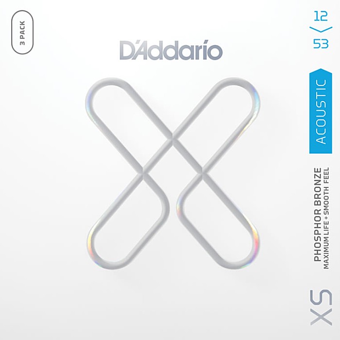 D'Addario XS シリーズは、これまでのコーティング弦というカテゴリーに新風を吹かせる製品です。すべての巻弦に超極薄フィルムコーティングを、プレーン弦には独自のポリマーコーティング処理を施し、汚れや劣化を促進する物質から弦を保護することで業界最高レベルの長寿命を誇る、これまでのコーティング弦を超えた革新的なギター弦です。飛躍的に進歩した新たなコーティング技術は、巻弦を汚れなどの物質からしっかりと保護し、フレッシュなトーンを長期間に渡り持続させる事を実現しました。 NYXLシリーズやXTシリーズ弦でも定評のある、優れた強度とピッチ安定性に優れた D'Addario 独自の高炭素スチール合金「NY Steel」の素材特性と、プレーン弦の「Fusion Twist テクノロジー」との相乗効果によって、より強度のあるチューニングの安定性に優れた弦となっています。最新の極薄フィルムコーティングによって、D'Addario特有のトーンには影響を及ぼさずに耐久性を確保しました。