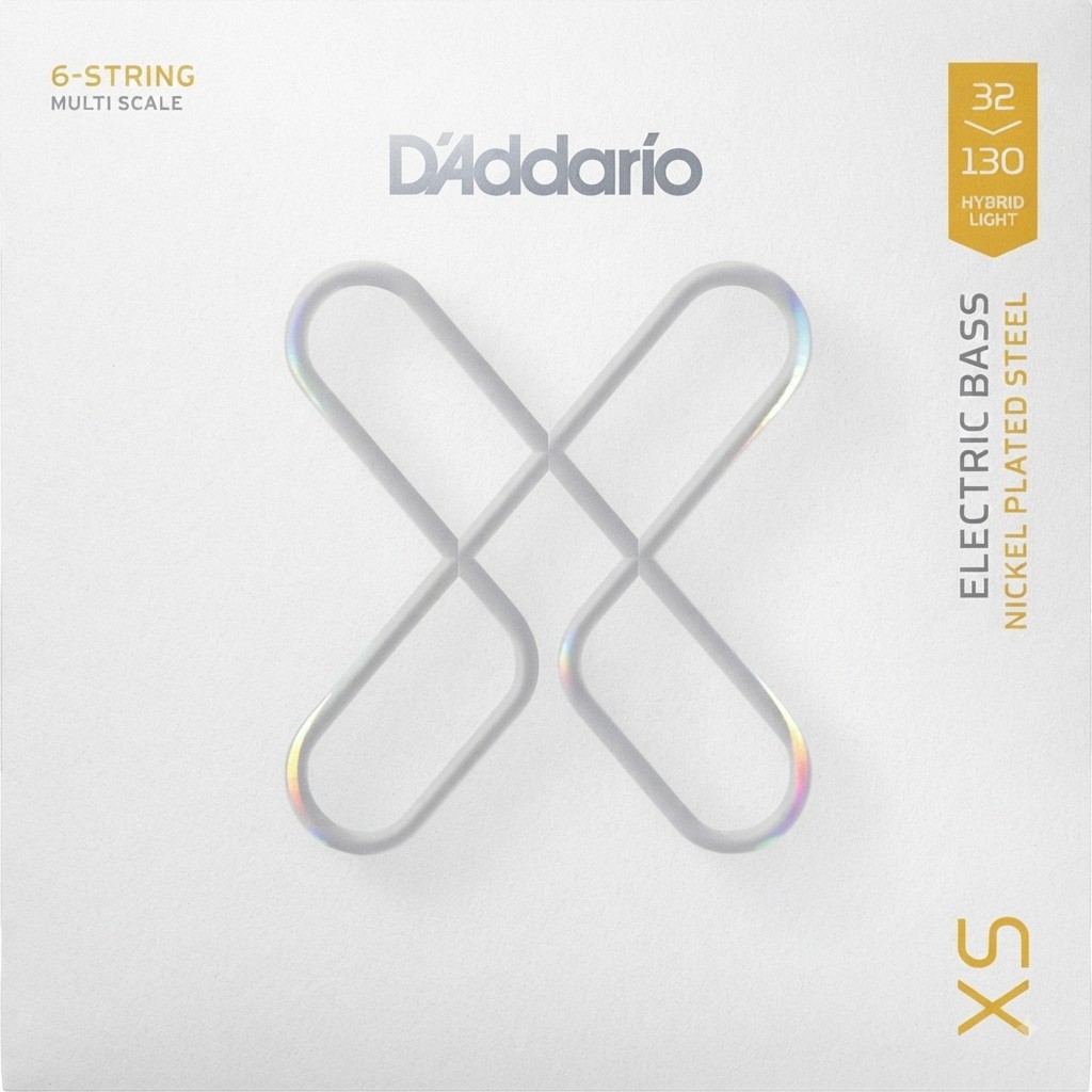 D'Addario XS Bass は、サウンドの明瞭さやレスポンスを犠牲にせず耐久性を求めるベーシスト向けに設計されました。すべての弦に超極薄フィルムコーティングを施しこれまでにないレベルの保護性能を実現。弦の寿命を最大限に延ばしながら驚くほどスムーズな弾き心地を提供します。 またXS Bassには、D'Addarioが独自開発したハイカーボン合金NY Steelと、改良されたニッケルメッキスチールの巻線を採用。これにより優れた耐久性(切れにくさ)、高いチューニング安定性、そしてNYXLのようなアイコニックなトーンを実現しています。最新のコーティング技術とD’Addario独自の製造技術が融合し、これまでに類を見ない革新的なベース用コーティング弦です。 ※マルチスケール（ファンドフレット）対応弦です。