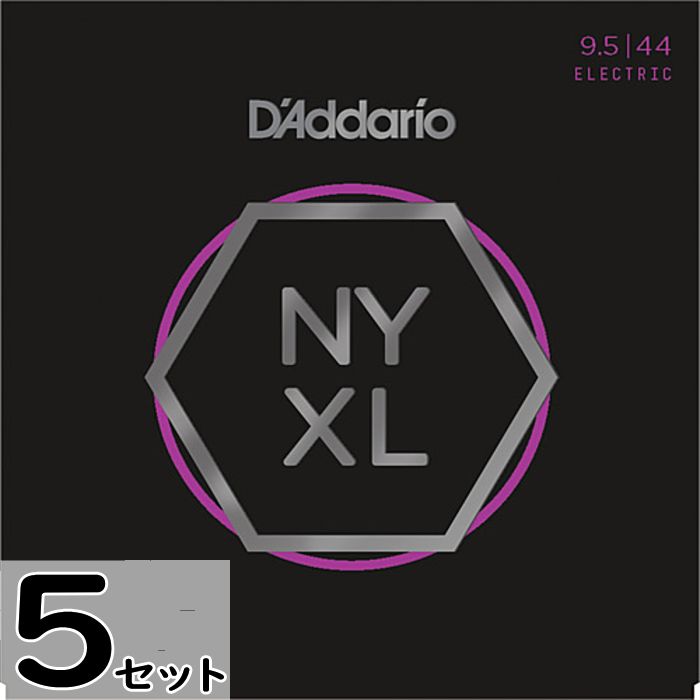 NYXL弦は、これまで市場に出たどの弦よりもチョーキング強度が向上、はっきりとしたサウンド、チューニングが安定している弦です。 ダダリオ社によって考案、開発、完成、製造されたNYXL弦は、破断強度に優れた高炭素スチールを用いた芯線、プレーン弦を採用。これまでにないレベルの演奏性、安心感、パワーを備えています。新しく考案された伸線工程と革新的なワイヤーより合わせ(fusion twist)工程により、従来の弦よりも強度がアップ、チューニングの安定性も向上しました。 配合が見直されたニッケルメッキ製の巻き弦を使用、高い磁気性によるアウトプット増で中域が強調され、存在感のあるクランチの効いたサウンドになっています。