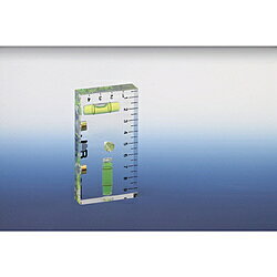 ■センターにケガキ穴が開いています。■スイッチボックスの周囲のケガキにぴったりサイズです。■目盛とロゴマークに、従来品より消えにくい印刷を施しました。【用途】・水平測定に。【仕様】・長さ（mm）： 95・高さ（mm）： 51・厚さ（mm）： 15・マグネット： 2ヵ所・色： 透明・本体色： 透明・気泡管色： 蛍光色・精度： ±2.5mm/m=±0.1432°以内・感度： 0.5mm/m=0.0286°・アクリル製・マグネット付【材質／仕上】・本体： アクリル樹脂（PMMA）センターにケガキ穴が開いています。