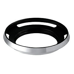 七工匠 7Artisans ネジ込み式レンズフード七工匠 7Artisans ネジ込み式レンズフードは、アルミ削り出し加工により剛性・質感に優れています。また、フードにスリットを設けレンジファインダーでの使用に最適化された設計となっています。■仕様対応レンズ：7Artisans 55mm F1.4などフィルター径49mmのレンズサイズ：Φ72mm×15mm素材：アルミ合金質量：約20g七工匠 7Artisans ネジ込み式レンズフードは、アルミ削り出し加工により剛性・質感に優れています。