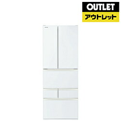 【生産完了品】 商品本体は未使用の新品です。 メーカーにて生産が完了した旧モデルです。商品により、売り切れ後は再入荷が無い場合もあります。 ※こちらはメーカー保証付きです。大容量のスタンダートモデルうるおい冷蔵室「うるおい冷気」で乾燥を防いで風味と食感をキープ。速鮮チルド&解凍モード見やすく探しやすい2段階式。上段と下段とで食材を分けて保存できる。仕切れるチューブスタンド可動式のチューブスタンド。ドアポケットに設置して、散らばりがちなチューブ類をすっきり収納できます。本体を回転させて、小瓶などの仕切りとしても使用可能です。新鮮　摘みたて野菜室今収穫したような、みずみずしさが長持ち。ツイン冷却の高湿度冷気で収穫したてのようなみずみずしさとおいしさが長持ちします*。*運転状況や食品の種類、状態や量により、効果は異なります。メーカー調べ。野菜室がまんなか出し入れしやすく、キッチンでの足取り軽やか。選べる節電モード季節やご家庭に合わせて、お好みの節電モードを設定いただけます。外形寸法(幅×高さ×奥行)mm(ハンドル・脚カバーを除く)685×1833×745mm据付必要寸法(幅×高さ×奥行)mm695×1833×748mm本体重量(kg)115kg総有効内容量601Lドア数6ドアドアタイプ観音開きタイプ霜取り自動冷凍室容量142L野菜室容量132L冷凍室位置下段野菜室位置真ん中耐熱トップテーブル非対応除菌機能有ドアアラーム有スマホアプリ操作機能非対応年間消費電力量311kWh/年（JIS C 9801-3：2015）年間電気代目安約8400円省エネ性能（目標年度2021）★★★☆☆ 3.2仕様1食品収納スペースの目安・冷蔵室： ＜233L＞・うち、チルドルーム： ＜24L＞・野菜室： ＜89L＞・製氷室： ＜8L＞・冷凍室上段： ＜17L＞・冷凍室下段： ＜73L＞大容量＆基本機能を搭載したスタンダードモデル。高まる省エネ意識へ対応「とってもエコ」搭載。まんなかにレイアウトされた野菜室だから、重い野菜などの出し入れもスムーズにできます。