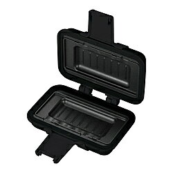 ■わずか2分30秒食パンと具材をセットしてレンジに入れるだけ。トースターを使わずに、短時間でアツアツのホットサンドが完成します。■外はこんがり、中はとろ～りアルミメッキ鋼板とふっ素樹脂塗膜加工により、パンには香ばしい焼き目がつき、具材はジューシーでとろける仕上がりに。■毎日の朝食をカフェ風にアレンジハムチーズやツナマヨコーンなどの定番から、チョコバナナやキャラメルりんごといったスイーツ系まで。アレンジの幅が広がり、毎朝の食卓がぐっと楽しくなります。■後片付けもラクラク本体は食器洗浄機や食器乾燥機にも対応。忙しい朝でも気軽に使えます。■オシャレでコンパクト場所を取らず、使いたいときにサッと取り出せるサイズ感。見た目もシンプルでキッチンに馴染みます。仕様1商品本体サイズ：幅165×奥行158×高さ53mm仕様2商品重量：435g仕様3材質：シリコーンゴム、ポリスチレン、アルミメッキ鋼板、内面/ふっ素樹脂塗膜加工わずか2分30秒！食パンと具材をセットしてレンジに入れるだけで、あつあつホットサンドが完成。