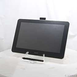 〔中古品〕〔商品ランクA〕〔付属品〕クイックスタートガイド、Wacom One Pen、ACアダプタ、ACプラグ、専用ケーブル〔欠品〕替え芯×3〔メーカー〕WACOM(ワコム) 〔ジャンル〕液晶タブレット 〔画面サイズ〕13.3型ワイド 〔パネル種類〕IPS方式パネル 〔表面処理〕ノングレア(反射防止) 〔表示最大解像度〕1920x1080/フルHD 〔映像入力端子〕HDMIx1 〔スピーカー機能〕非搭載 〔応答速度〕26ms 〔ピボット機能〕無し 〔D-Sub接続〕0 〔DVI-D〕0 〔HDMI接続〕1 〔Display Port端子接続〕0 〔発売時期〕20200116 〔応答速度〕26msこちらの商品は、当社各販売サイトでも販売しております。ご注文後に売り切れの際はキャンセルさせていただきます。あらかじめご了承ください。紙とペンのように直感的に描き込みが出来るWacom One 液晶ペンタブレット 13。Windows、Macだけでなく、Android端末でも利用可能。持ちやすいバッテリーレスのペンは鉛筆やアナログのペンのように自然に使うことができます。※画像は実際の商品です。ページ下部の商品説明もご確認ください。