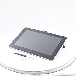 〔中古品〕〔商品ランクB〕〔付属品〕クイックスタートガイド、Wacom One Pen、ACアダプター、ACプラグ(日本)、ACプラグ(EU)、標準芯x3、Wacom One専用接続ケーブル〔メーカー〕WACOM(ワコム) 〔ジャンル〕液晶タブレット 〔画面サイズ〕13.3型ワイド 〔パネル種類〕IPS方式パネル 〔表面処理〕ノングレア(反射防止) 〔表示最大解像度〕1920x1080/フルHD 〔映像入力端子〕専用コネクタx1 〔スピーカー機能〕非搭載 〔応答速度〕26ms 〔ピボット機能〕無し 〔D-Sub接続〕0 〔DVI-D〕0 〔HDMI接続〕0 〔Display Port端子接続〕0 〔専用コネクタ〕専用コネクタ 〔発売時期〕20200101 〔応答速度〕26msこちらの商品は、当社各販売サイトでも販売しております。ご注文後に売り切れの際はキャンセルさせていただきます。あらかじめご了承ください。※画像は実際の商品です。ページ下部の商品説明もご確認ください。