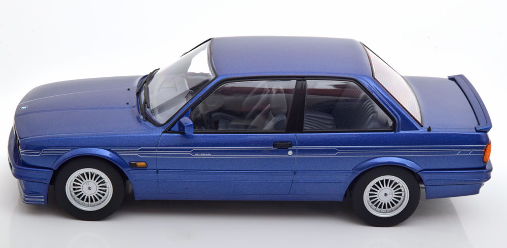 ディー・ティー・ダブリューのKK Scale 1/18 ミニカー ダイキャストモデル 1988年モデル BMW - 3-SERIES ALPINA B6 3.5 (E30) 1988｜アングル3