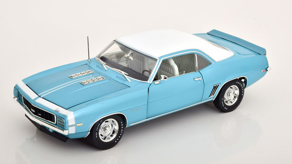 米国専用商品 ACME 1/18 ミニカー ダイキャストモデル 1969年モデル シボレー カマロ Chevrolet Camaro RS hard top, light blue ライトブルー ホワイトトップ