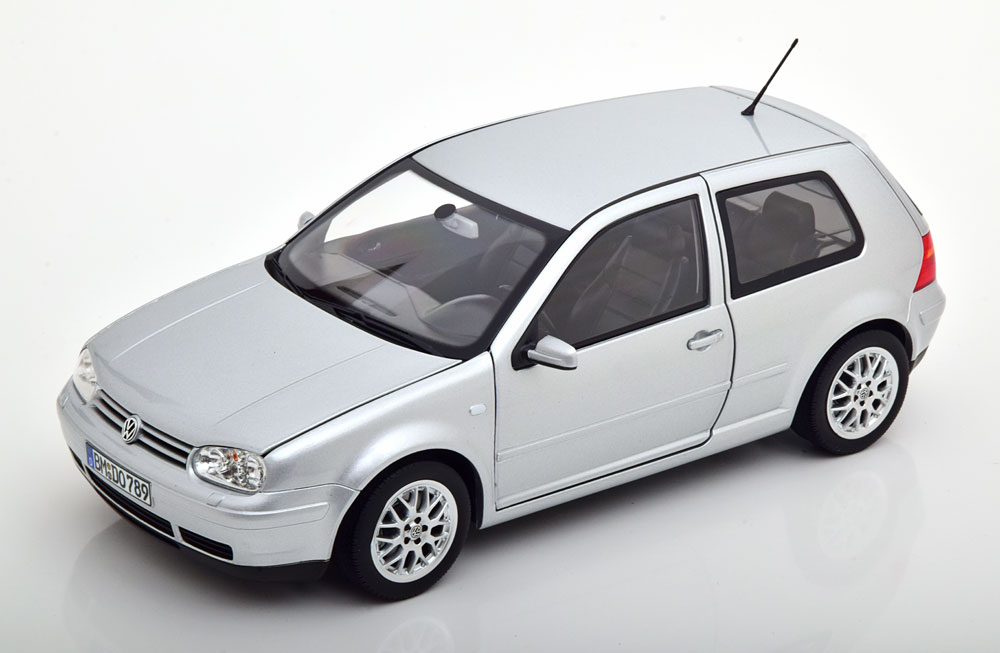 Norev ノレヴ 1/18 ミニカー ダイキャストモデル 1998年モデル フォルクスワーゲン Volkswagen Golf IV GTI シルバーメタリック