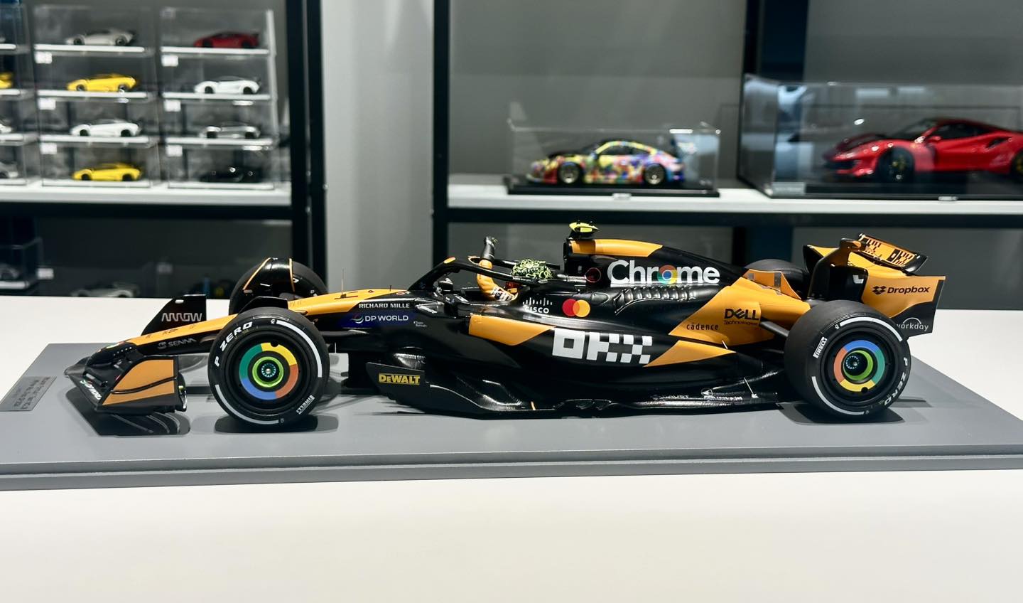 Spark スパーク 1/12 ミニカー レジン プロポーションモデル 2024年12月アブダビGP 優勝モデル マクラーレン F1 McLAREN - F1 MCL38 TEAM MCLAREN No.4 WINNER ABU DHABI GP 2024 LANDO NORRIS ランド・ノリス（楽天・ディー・ティー・ダブリュー）