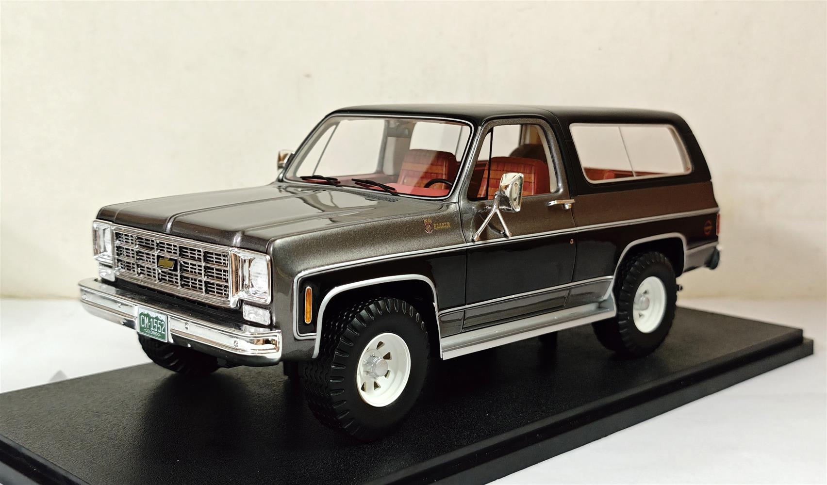 CHEVROLET - Cult Models カルトモデル 1/18 ミニカー レジン プロポーションモデル 1978年モデル シボレー CHEVROLET - BLAZER K5 4x4 1978 グレー・ブラック