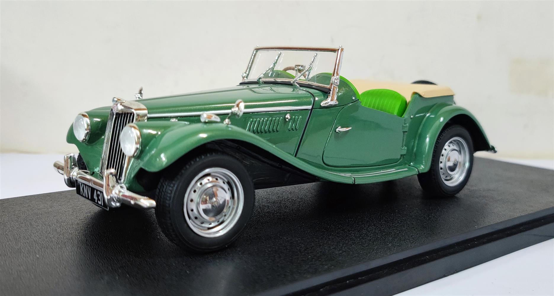 MG - Cult Scale Models カルトモデル 1/18 ミニカー レジン プロポーションモデル 1953年モデル MG - TF CABRIOLET OPEN 1953 グリーン