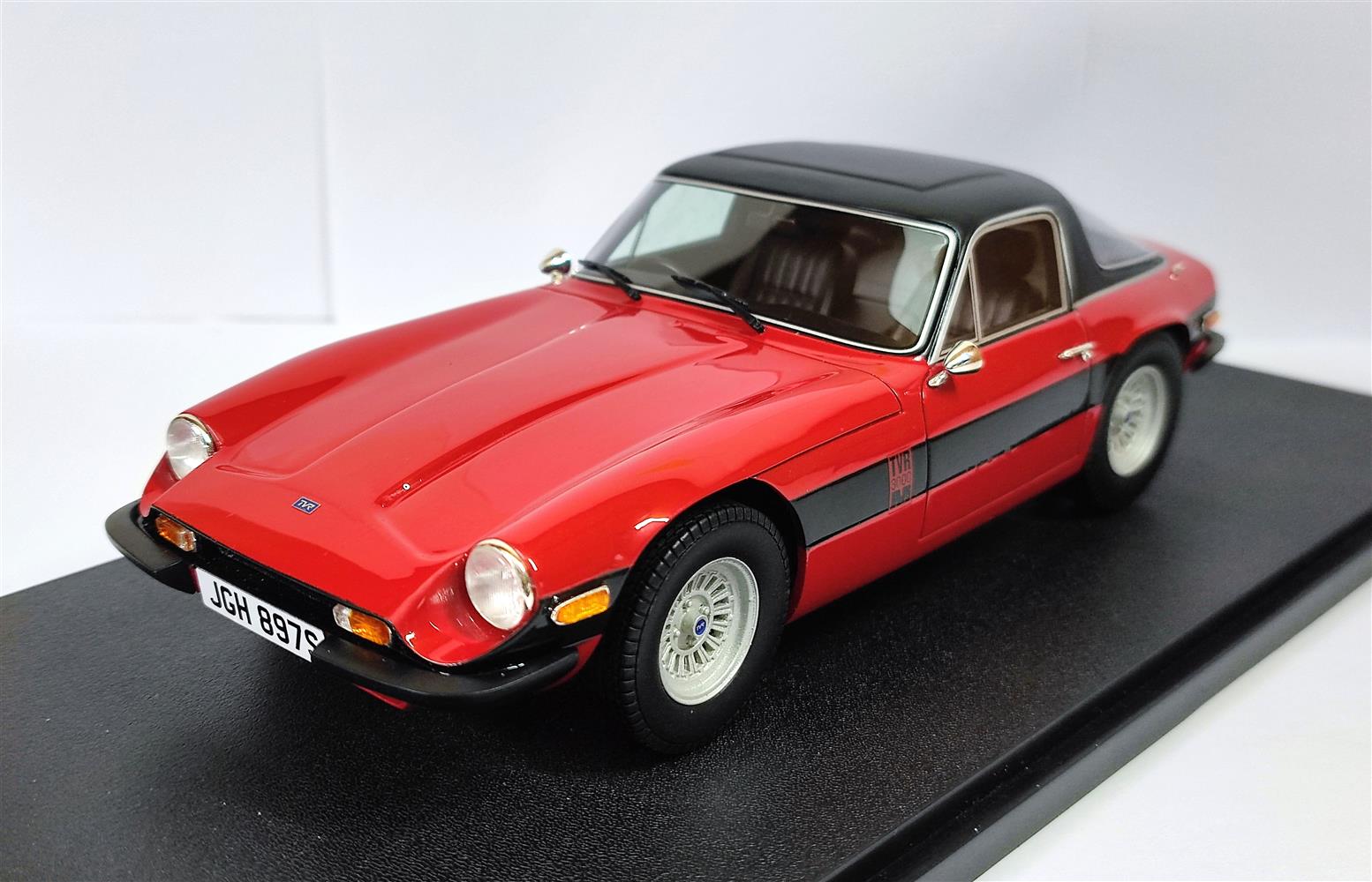 TVR - Cult Scale Models カルトモデル 1/18 ミニカー レジン プロポーションモデル 1973年モデル TVR - 3000M 1973 レッド・ブラック