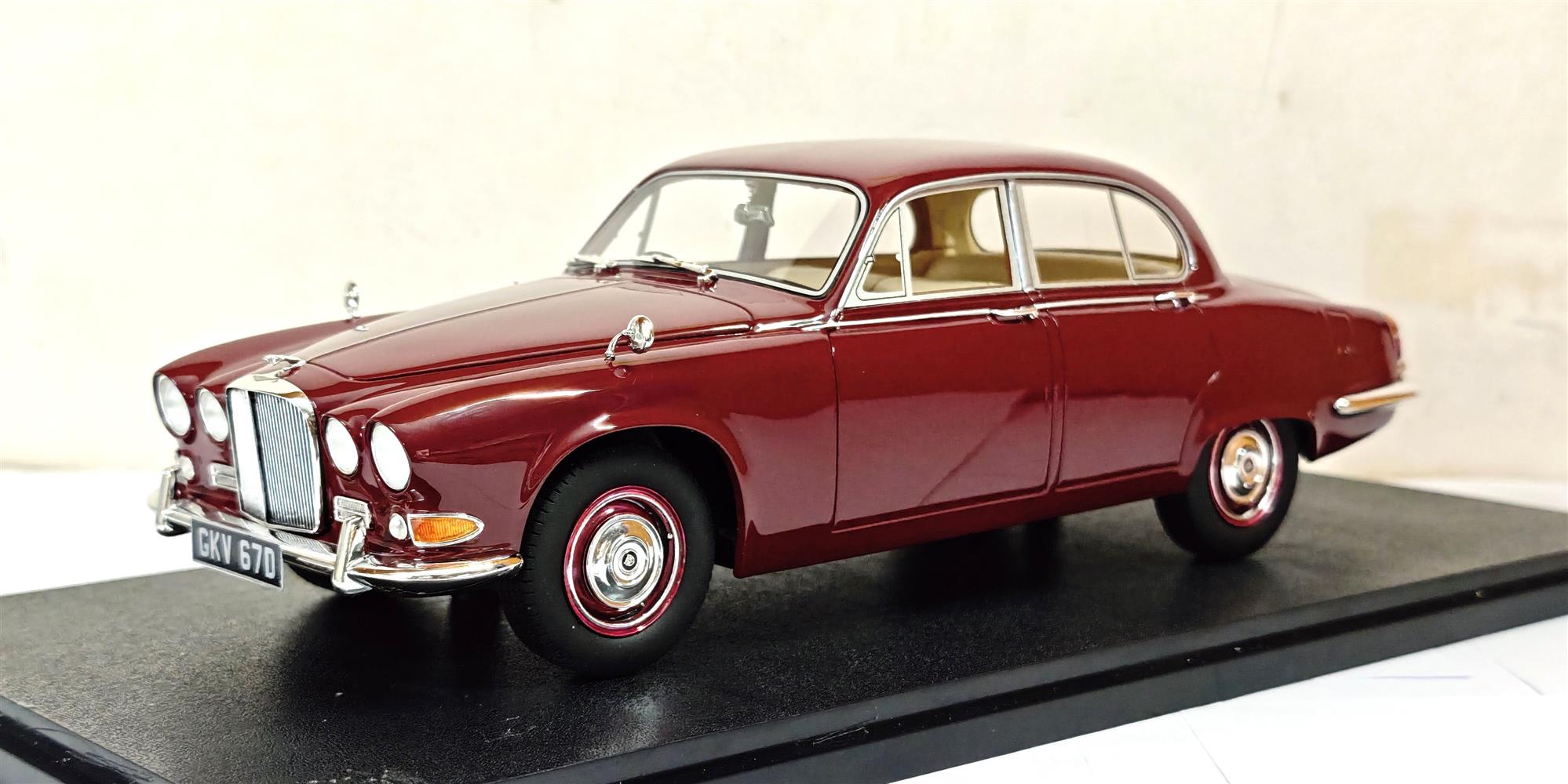 JAGUAR - Cult Scale Models カルトモデル 1/18 ミニカー レジン プロポーションモデル 1967年モデル ジャガーJAGUAR - 420 1967 レッド