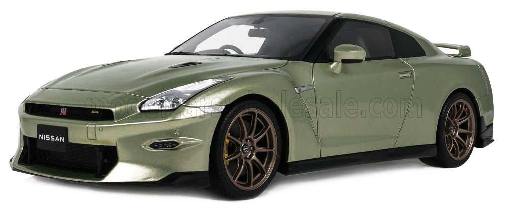 日産GT-R 2011年モデル R35 8分の1模型 R35のMY17を細部まで再現！フジミ製プラモの「日産GT-R」を改造する