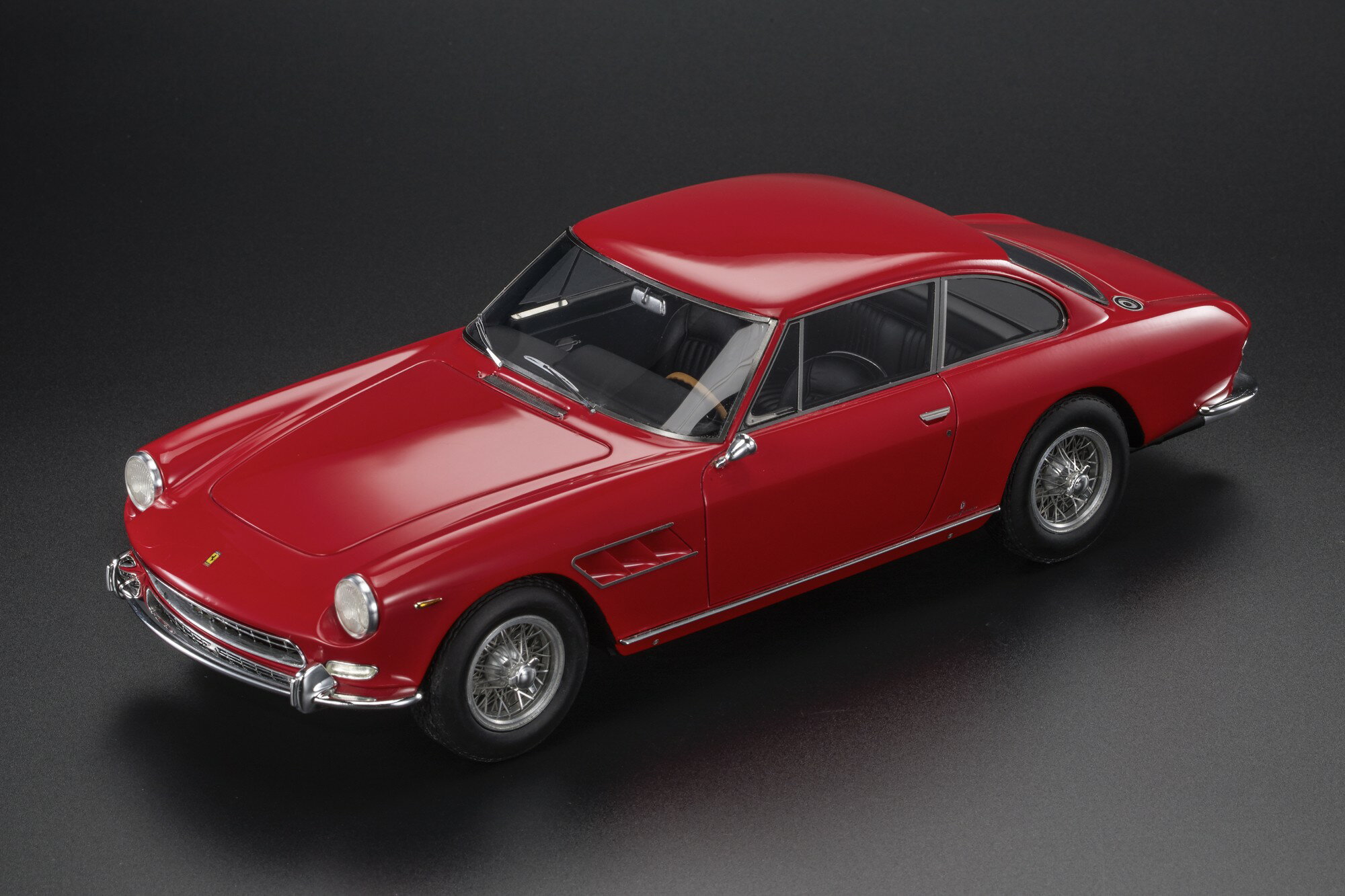 Top Marques 1/18 ミニカー レジン プロポーションモデル 1965年モデル フェラーリ FERRARI - 330 GT 2+2 1965 レッド