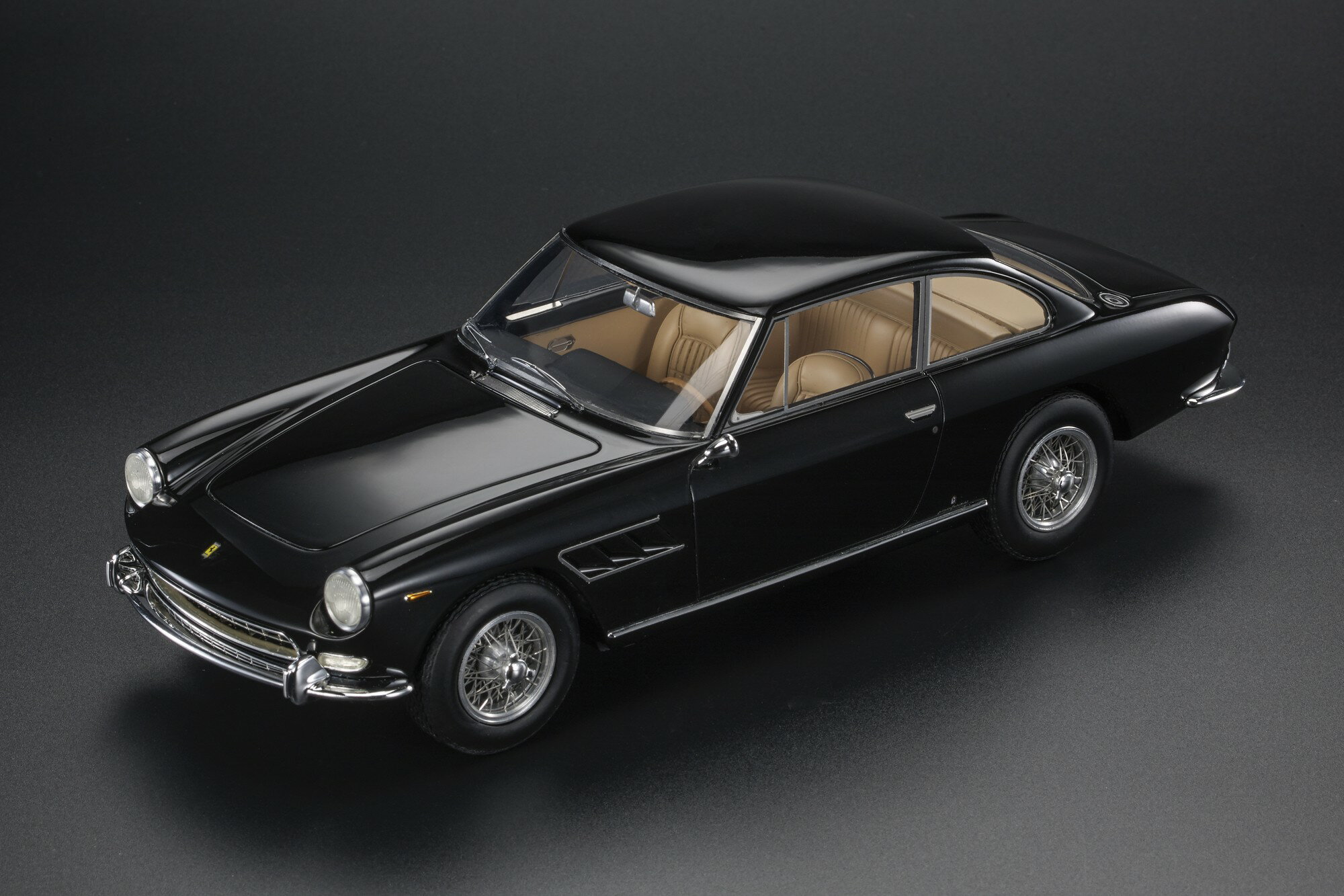 Top Marques 1/18 ミニカー レジン プロポーションモデル 1965年モデル フェラーリ FERRARI - 330 GT 2+2 1965 ブラック