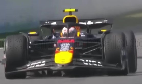 Minichamps 1/18 レジン プロポーションモデル 2025年10月米国・オースティンGP オラクル レッドブル レーシング RED BULL - F1 RB21 TEAM ORACLE RED BULL RACING No.22 USA AUSTIN GP 2025 YUKI TSUNODA 角田 裕毅