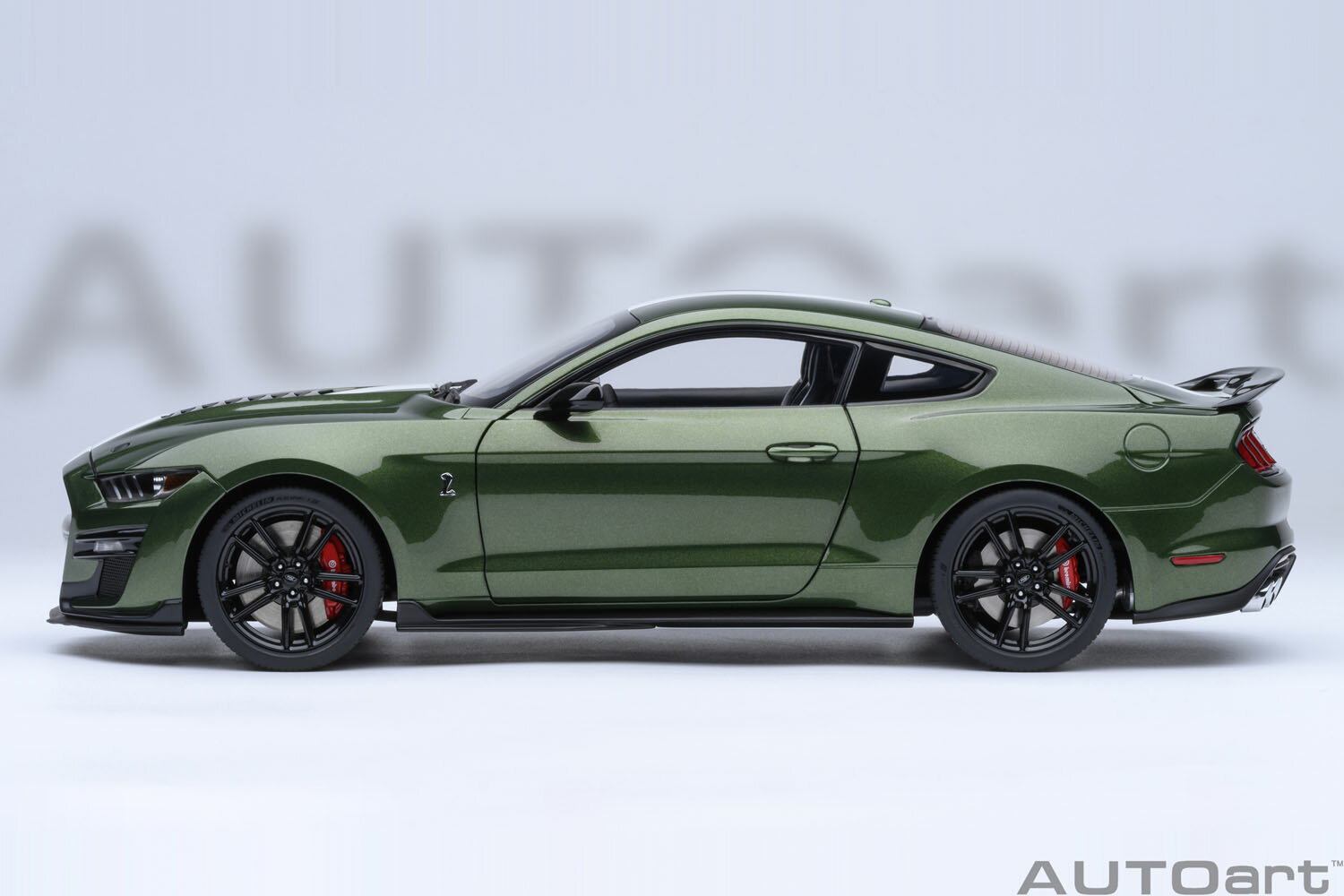 AUTOart オートアート 1/18 ミニカー コンポジットダイキャストモデル 2023年モデル フォード FORD USA - MUSTANG SHELBY GT500 COUPE 2023 - ERUPTION GREEN グリーン/ホワイトストライプ 3