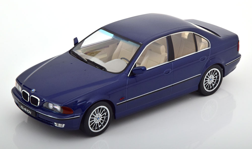 KK Scale 1/18 ミニカー ダイキャストモデル 1995年モデル BMW - 5-SERIES 540i (E39) SEDAN 1995 ブルーメタリック