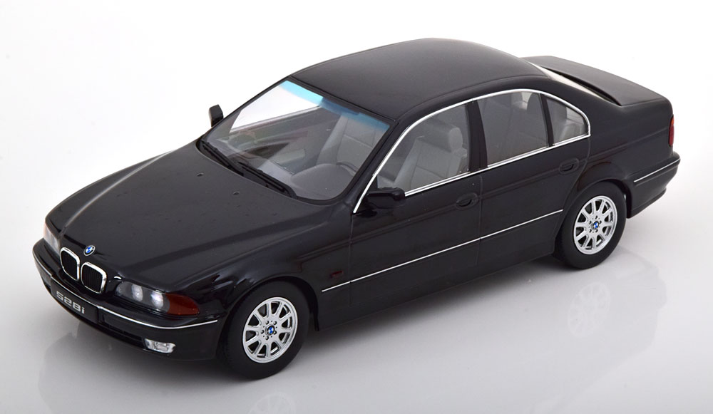 KK Scale 1/18 ミニカー ダイキャストモデル 1995年モデル BMW - 5-SERIES 528i (E39) SEDAN 1995 ブラックメタリック