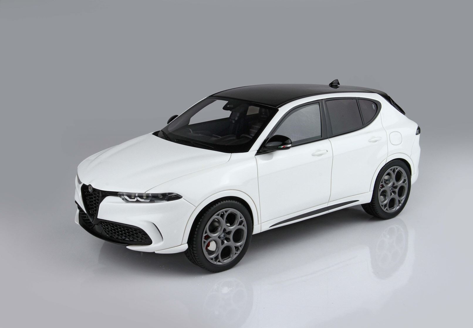 Rakuten - BBR 1/18 ミニカー レジン プロポーションモデル 2023年 アルファロメオ ALFA ROMEO TONALE TRIBUTO 2023 White Alfa ホワイト
