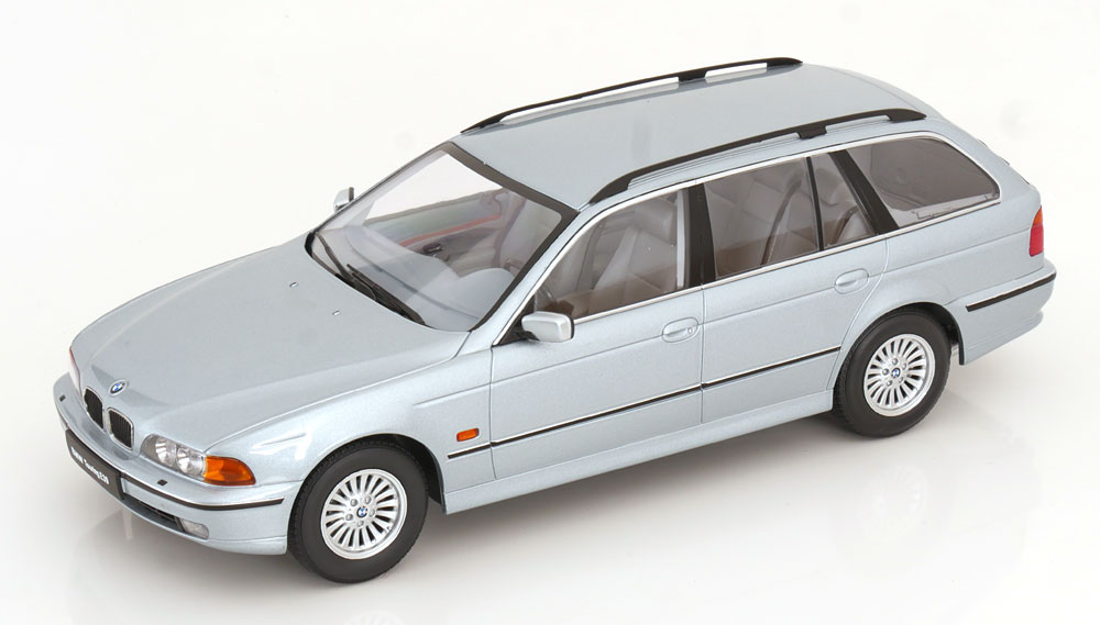 BMW - Triple9 1/18 ミニカー ダイキャストモデル 1998年モデル BMW - 5-SERIES (E39) TOURING SW STATION WAGON 1998 シルバーメタリック